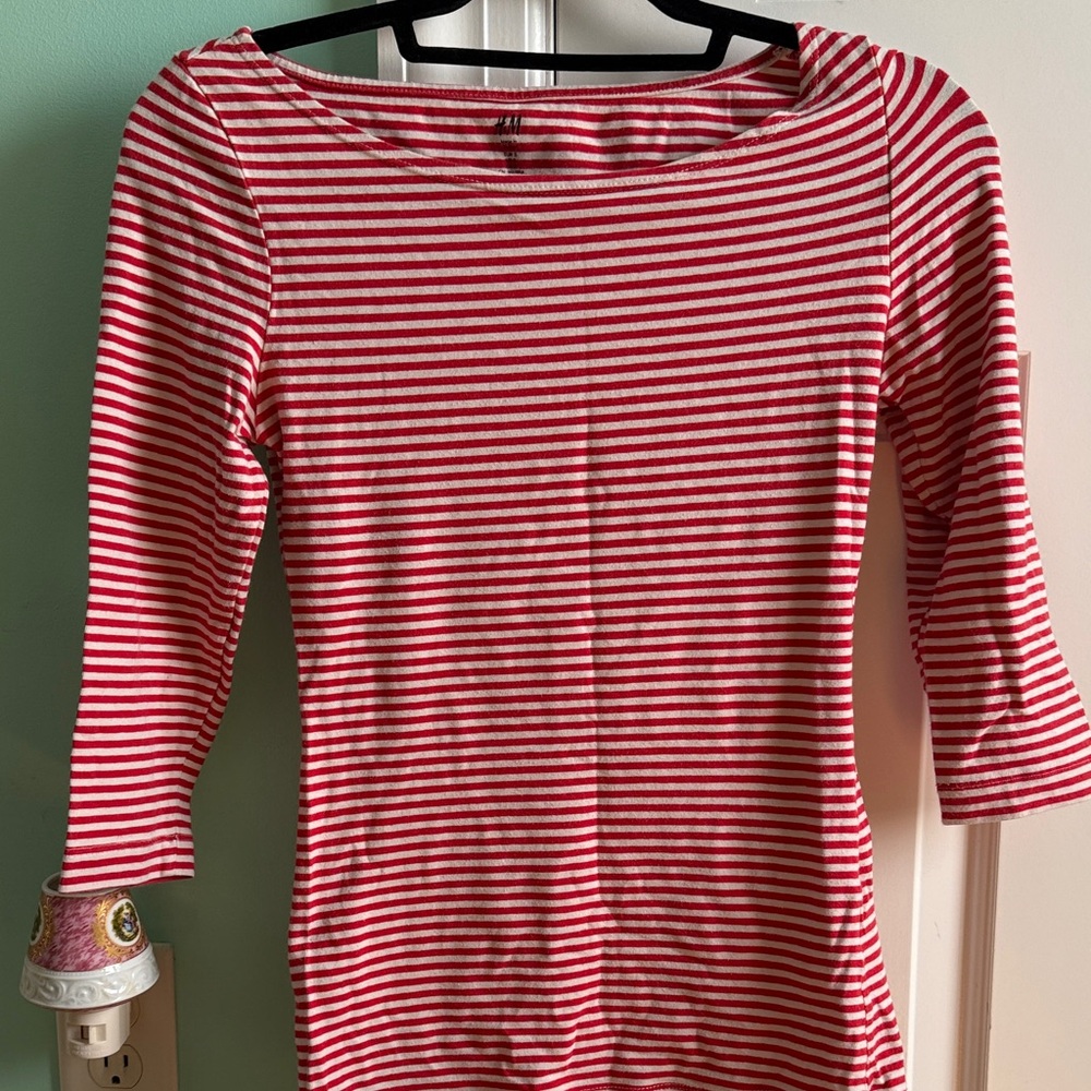 H&M Red and White Striped 3/4 Sleeved Top